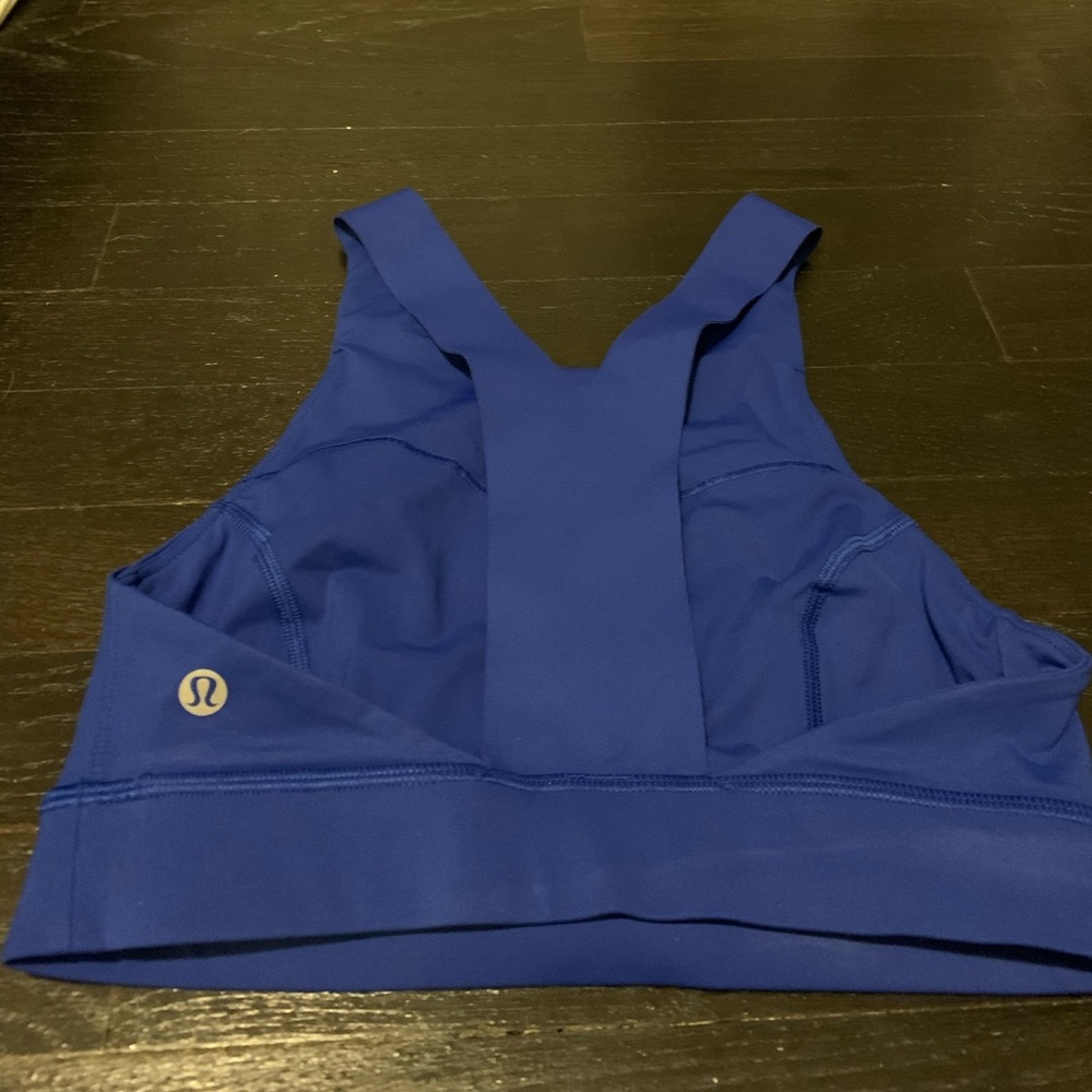 Lululemon size 4 sports bra!